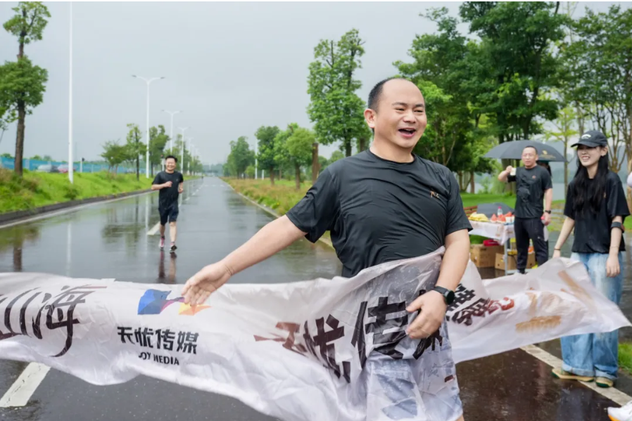 当你的同事爱上跑步以后......
