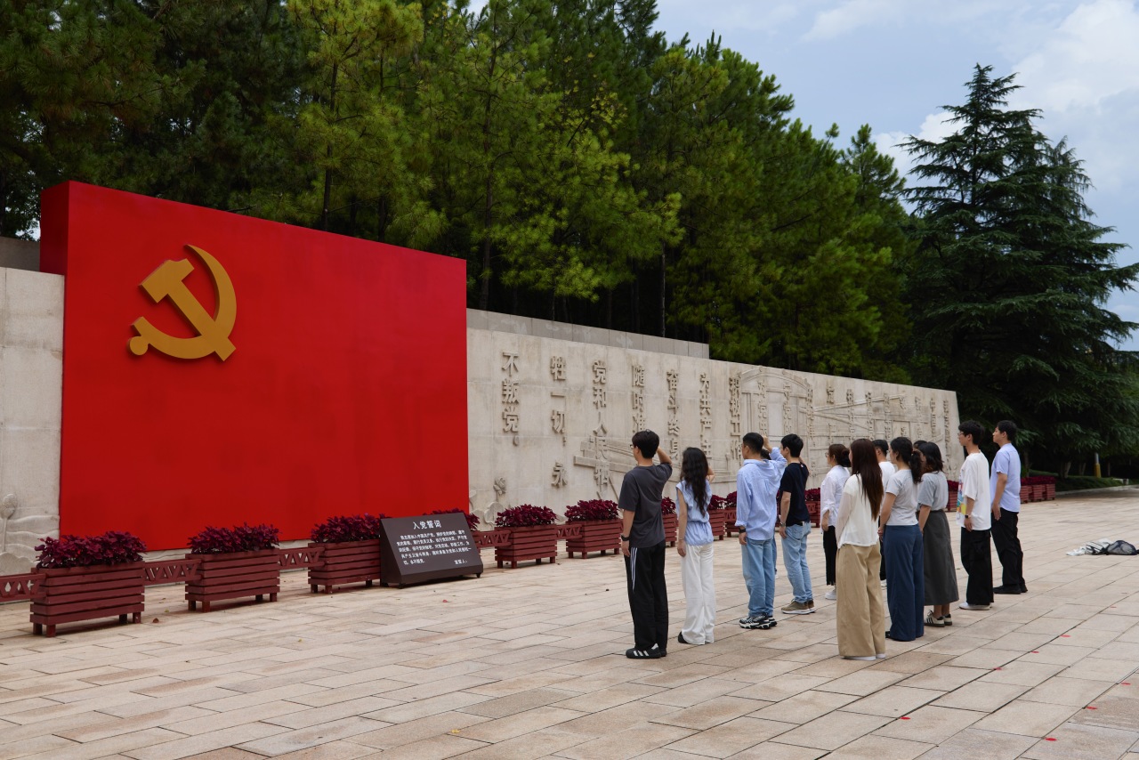 赓续红船血脉 勇担时代使命 | 无忧传媒党委赴嘉兴南湖开展七