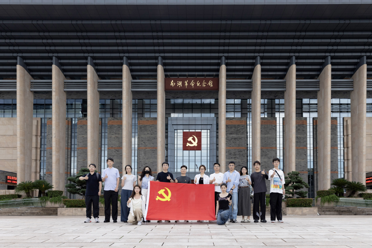 赓续红船血脉 勇担时代使命 | 无忧传媒党委赴嘉兴南湖开展七