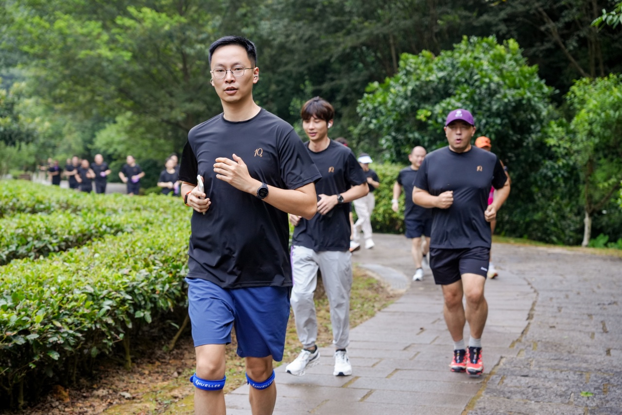当你的同事爱上跑步以后......