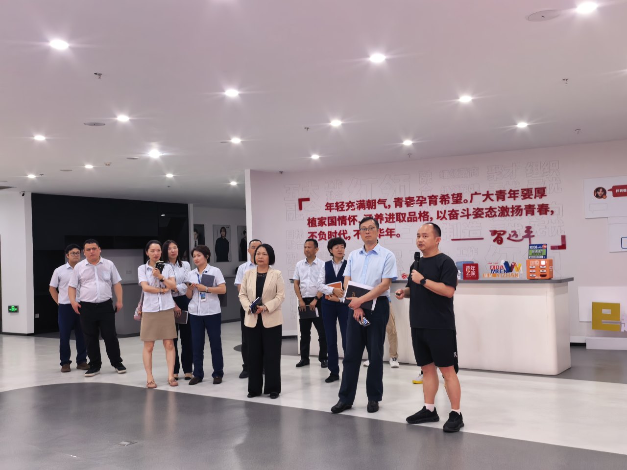 交通银行浙江省分行行长宋滨带队赴无忧传媒调研座谈
